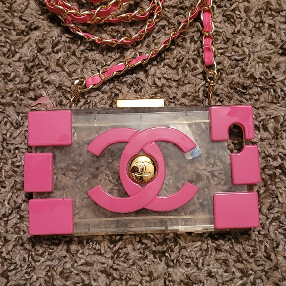 Chanel iPhone case for iPhone 6 - Picture 2 of 4